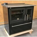 Plamen 850 Glas N &ndash; Schwarzer Holzherd (linke Ausf&uuml;hrung)